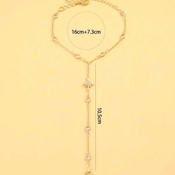 NEW Gold Star Connected Finger Chain Hand
Bracelet with cubic zirconia d… - Picture 4 of 6